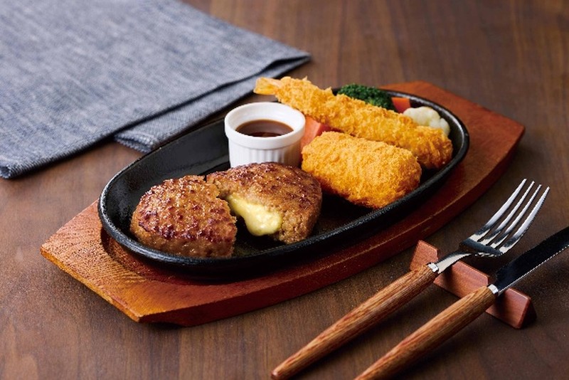 とろ~りチーズインハンバーグ プレート